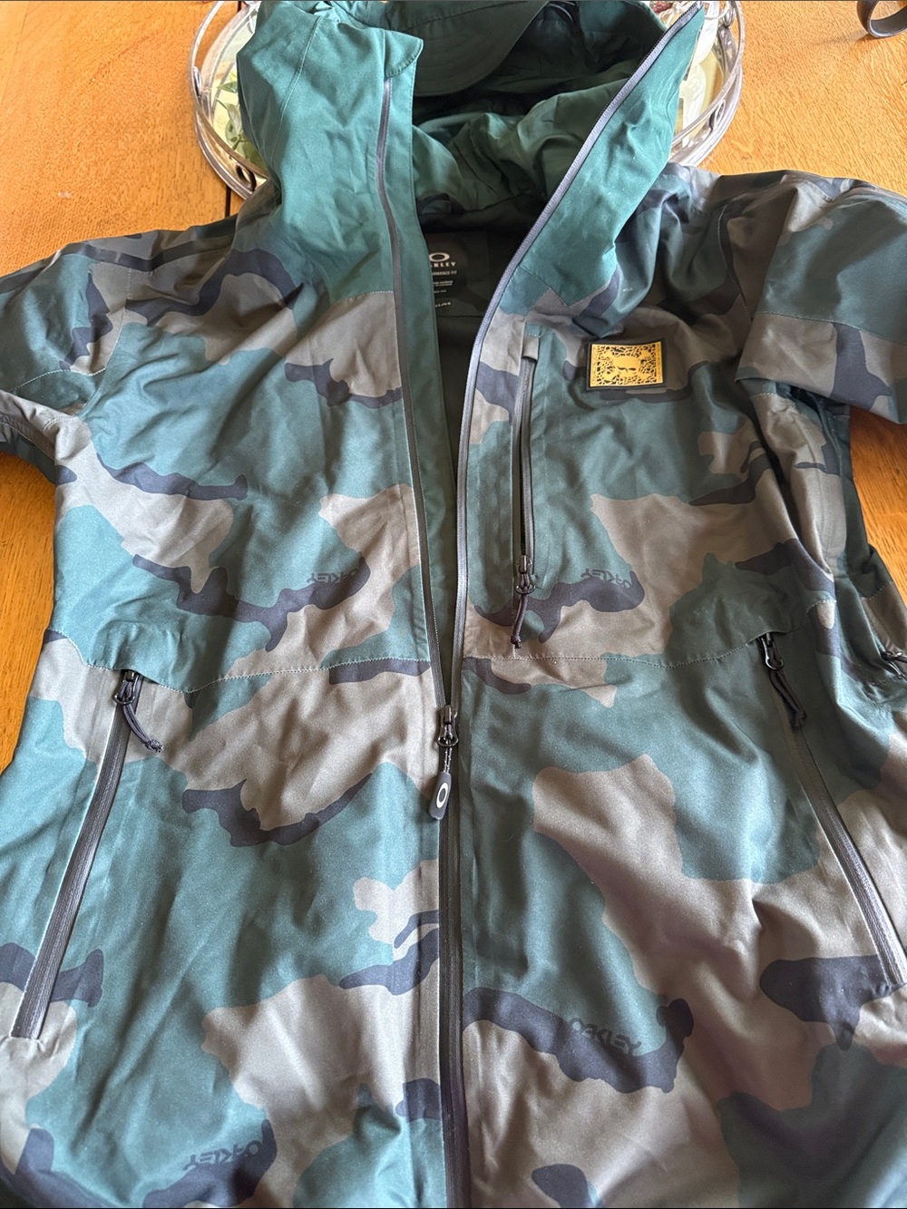 Oakley Men's Green Camouflage Ski Jacket with Hood